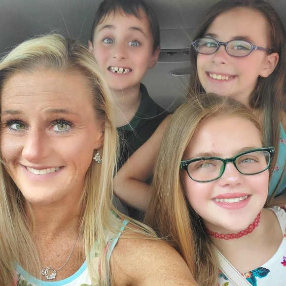 Meet your Posher, Lauren - Picture 7 of 15